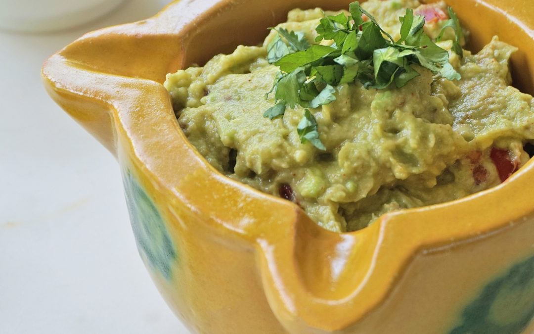 Easy Homemade Guacamole (5-Minute Recipe)